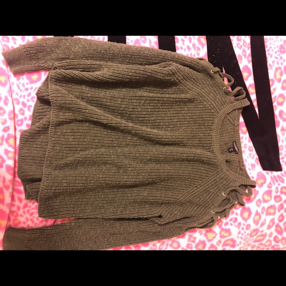 Olive green sweater from express